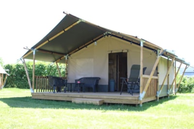 Safari tent with sanitary facilities — 1