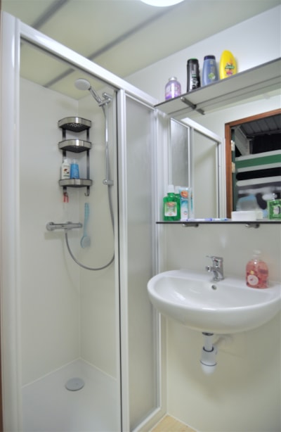 PITCH WITH PRIVATE SANITARY FACILITIES — 4