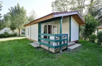 Accommodation - Chalet Confort 31M² - 2 Bedrooms + Sheltered Terrace + Tv - Flower Camping Le Pavillon
