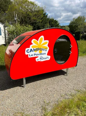 Accommodation - New // Cosy Mobil Atypique M² (1Ch - 2Pers.) (Sans Sanitaires) + Auvent +Chaises + Bbq - Flower Camping Le Pavillon