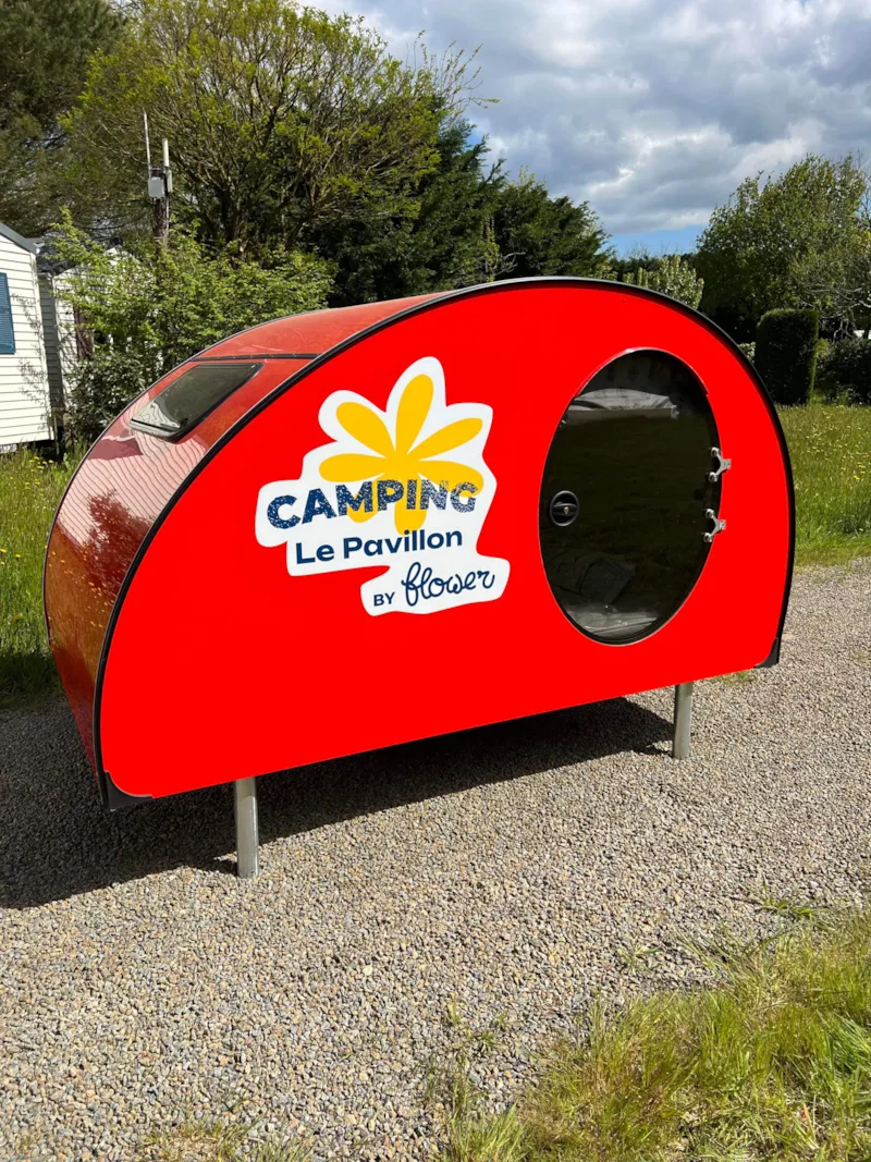 Cosy Mobil Atypique (1Ch - 2Pers.) (Sans Sanitaires) + Parasol + Chaises + Bbq