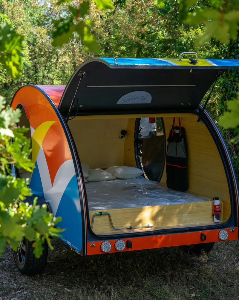 Cosy Mobil Atypique (1Ch - 2Pers.) (Sans Sanitaires) + Parasol + Chaises + Bbq