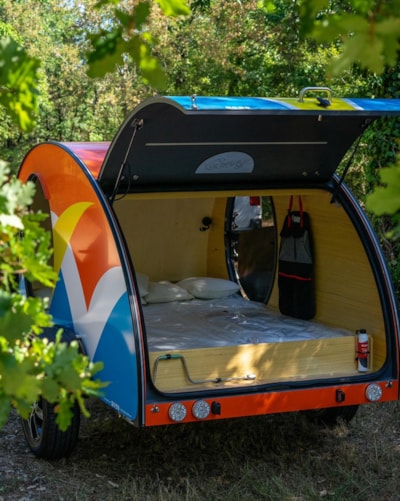 Cosy Mobil Atypique (1ch - 2pers.) (sans sanitaires) + parasol + chaises