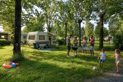 Nature Package (1 tent, caravan or motor home / 1 car)