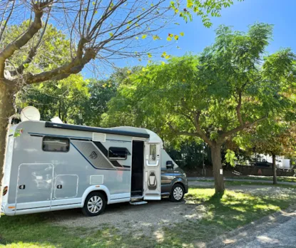 Forfait Piazzola Amélia + 1 Auto + Tenda, Roulotte O Camper (Elettricità)