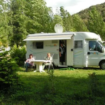 Stellplatz - Stellplatz Aloha + 1 Auto + Strom - Aloha Camping Club