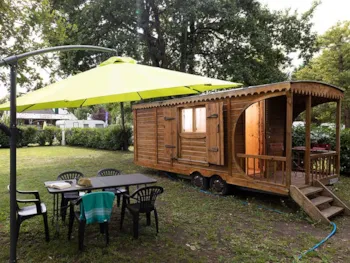 Accommodation - Roulotte Baudelaire - Camping La Rivière Dorée