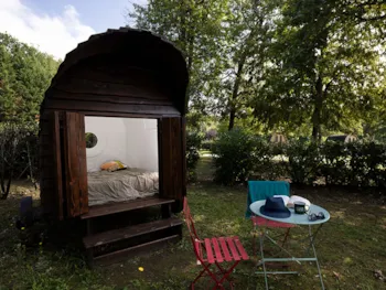 Accommodation - Roulotte Mozart - Camping La Rivière Dorée