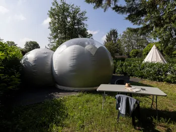 Accommodation - Bulle Fleur Du Jour - Camping La Rivière Dorée