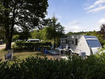 Pitch - Climber Natura Package ( 1 Camper Van / 1 Van / 1 Caravan / 1 Car & 1 Tent ) - Camping La Rivière Dorée