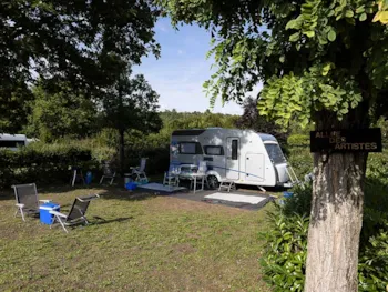 Pitch - Comfort Package Plus ( 1 Camper Van / 1 Van / 1 Caravan / 1 Car &1 Tent With Electricity ) - Camping La Rivière Dorée