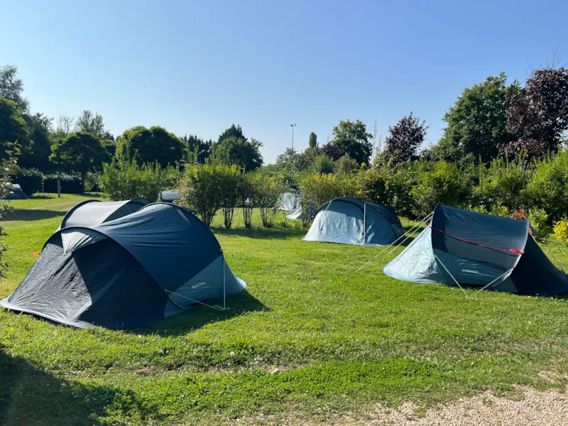 Forfait Solo - Tarif Spécial Jeunes 18-25 Ans ( 1 Tente Et 1 Velo )