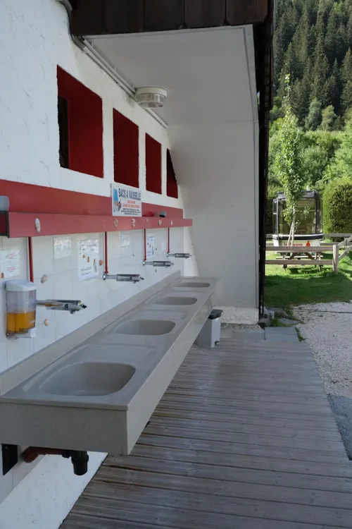 Pitch - Pitch : Camping-Car Or Car + Tent Or Car + Caravan - image n°7 - Camping Les Marmottes