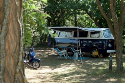 Pitch tent, caravan or motorhome