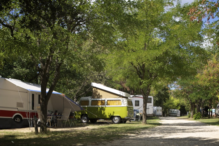 Emplacement Tente, Caravane Ou Camping-Car