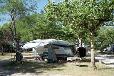 Pitch tent, caravan or motorhome