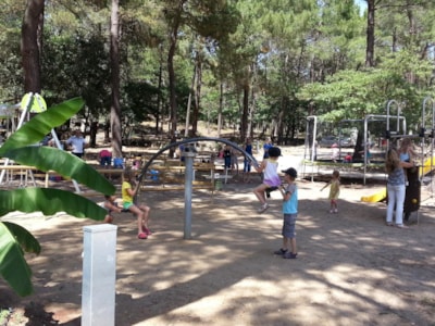 Camping La Simioune Vaucluse et Drome Provencale