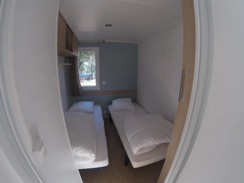 Mobil-Home Provence Climatisé -2 Chambres  + Tv (2 Adultes  + 2 Enfants)