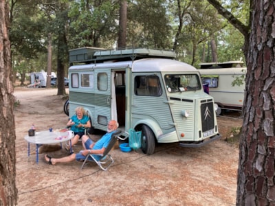Pitch (package 2 people + 1tent or caravan or camper) with electricity included — 9