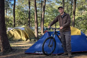 Stellplatz - Fahrradstellplatz (Pauschale Für 1 Person + 1 Zelt + 1 Fahrrad) Ohne Strom - Camping La Simioune Vaucluse et Drome Provencale