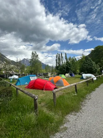 Stellplatz - Standort Gruppe - CAMPING LES ECRINS