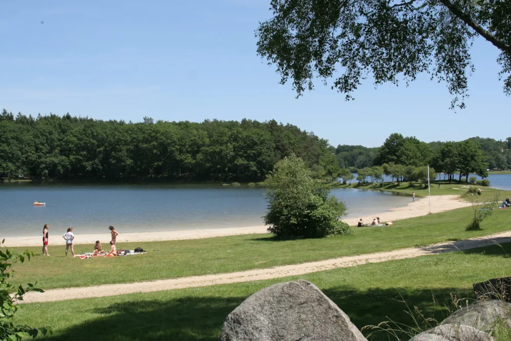 Camping Les Rives du lac Cantalès