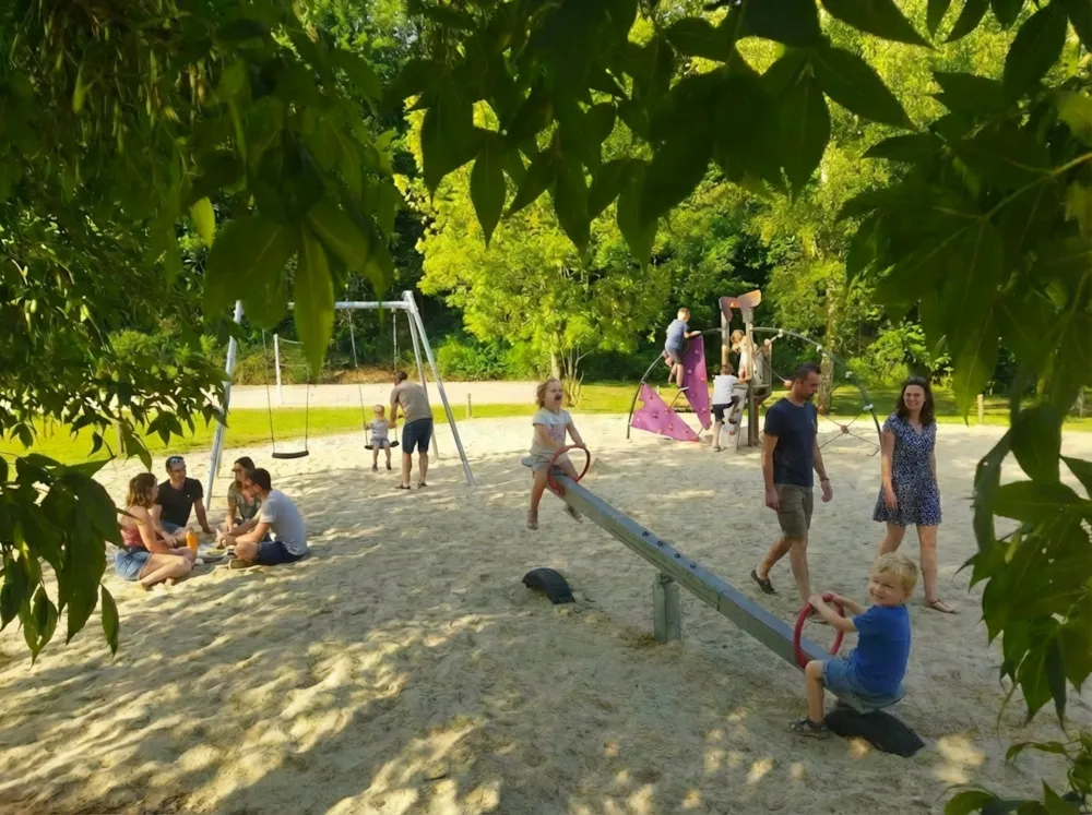 Camping Les Rives du lac Cantalès