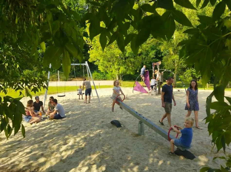 Camping Les Rives du lac Cantalès