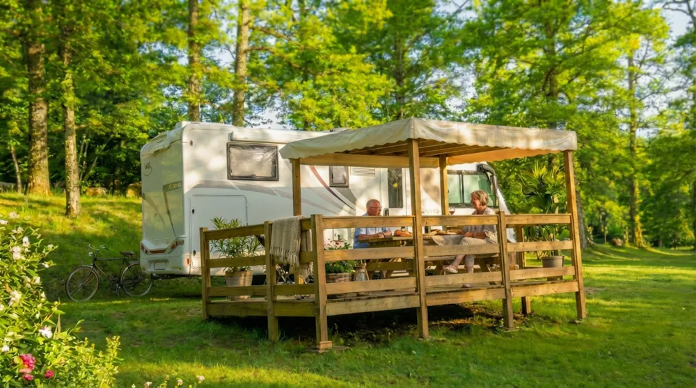 Emplacement - Emplacement Premium - Camping Les Rives du lac Cantalès