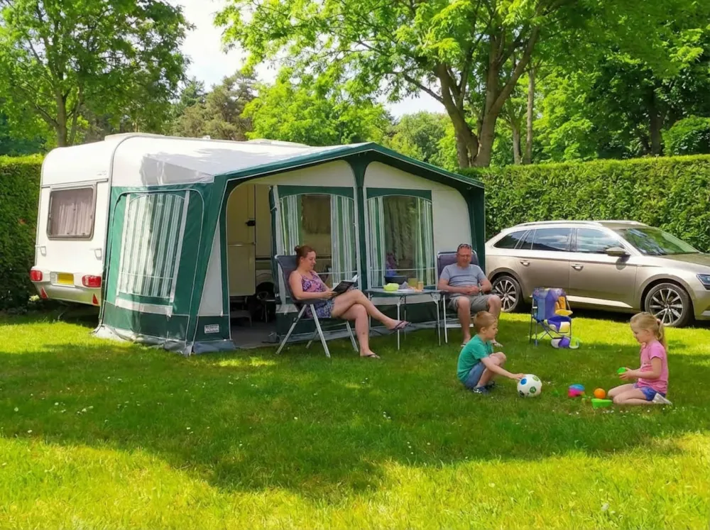 Emplacement - Emplacement Confort  (Avec Électricité) - Camping Les Rives du lac Cantalès