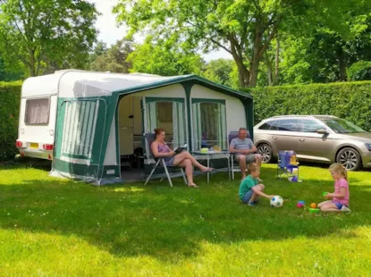 Piazzola : 1 Auto + Tenda, Roulotte O Camper + Elettricità