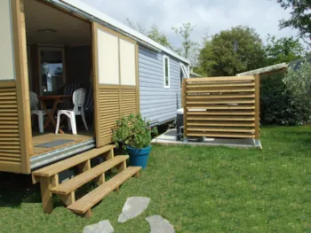 Accommodation - Mobile-Home Atlantique With Jacuzzi - Camping le Sous Bois - Locations
