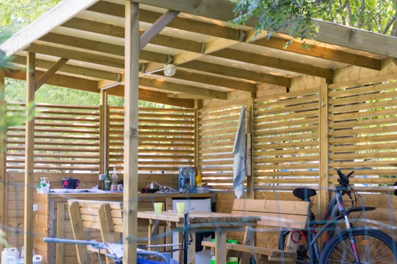 Emplacement Premium Vue Sur Rivière + Terrasse Couverte