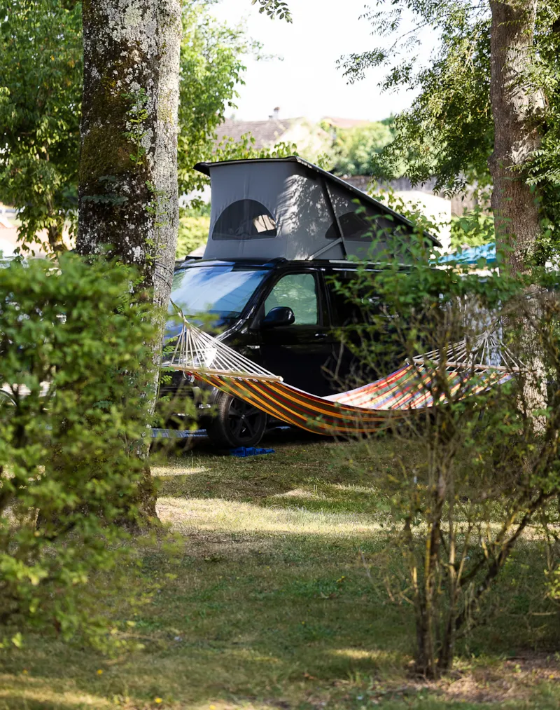Emplacement + Véhicule + Électricité 10A