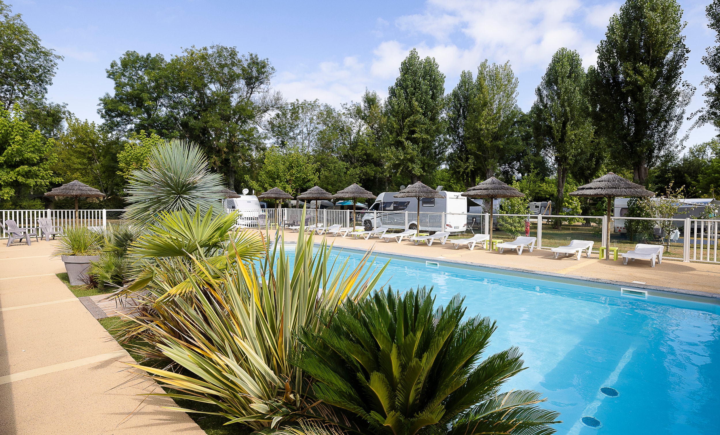 Camping LA CIGALINE — Photo 1