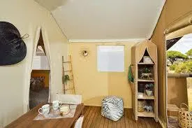 Location - Tente Jungle Lodge 2 Chambres (Sans Sanitaires). Arrivée 16H Départ 10H. Max - image n°2 - Camping Bois & Toilés