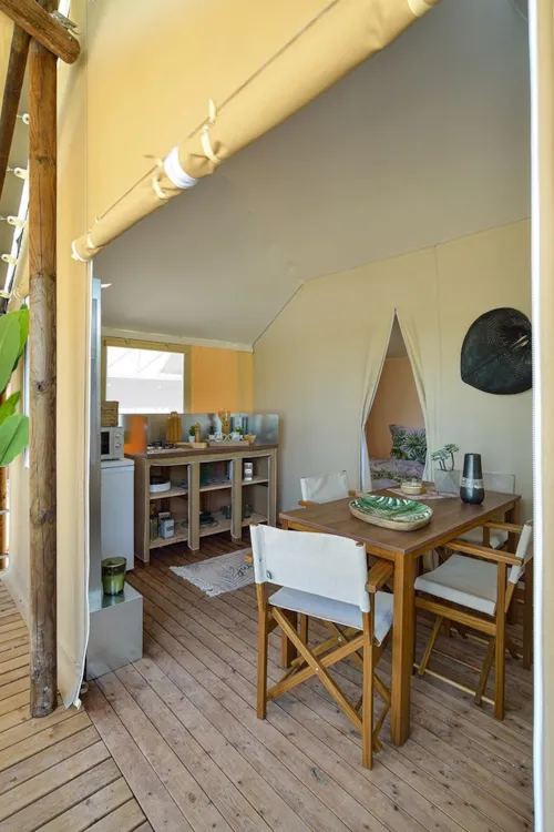 Location - Tente Jungle Lodge 2 Chambres (Sans Sanitaires). Arrivée 16H Départ 10H. Max - image n°3 - Camping Bois & Toilés
