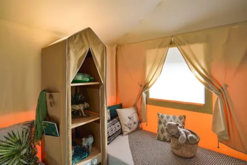 Location - Tente Jungle Lodge 2 Chambres (Sans Sanitaires). Arrivée 16H Départ 10H. Max - image n°5 - Camping Bois & Toilés