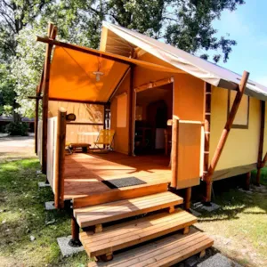 Locatif - Tente Jungle Lodge 2 chambres (sans sanitaires). Arrivée 16h Départ 10h. Max - Camping Bois & Toilés
