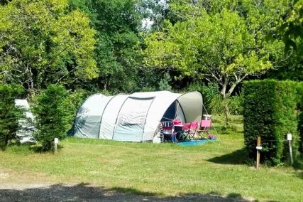Standplaats: auto + tent / caravan of kampeerauto