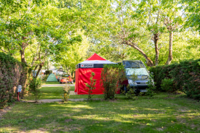 Standard pitch Confort ???? : car + tent/caravan or motor home