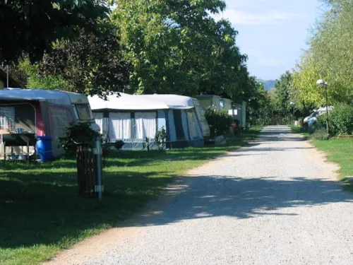 Emplacement - Emplacement Tente/Caravane Ou Camping-Car - image n°5 - Camping Beauséjour