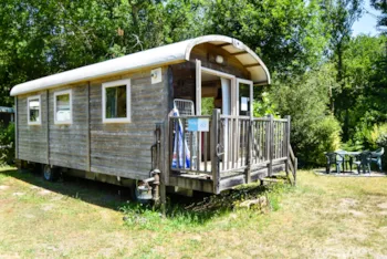 Mietunterkunft - Planwagen 2 Trèfles 2 Schlafzimmer - Camping La Forêt Lahitte