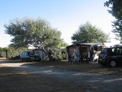 Comfort Package (1 tent, caravan or motorhome / 1 car / electricity 10A)