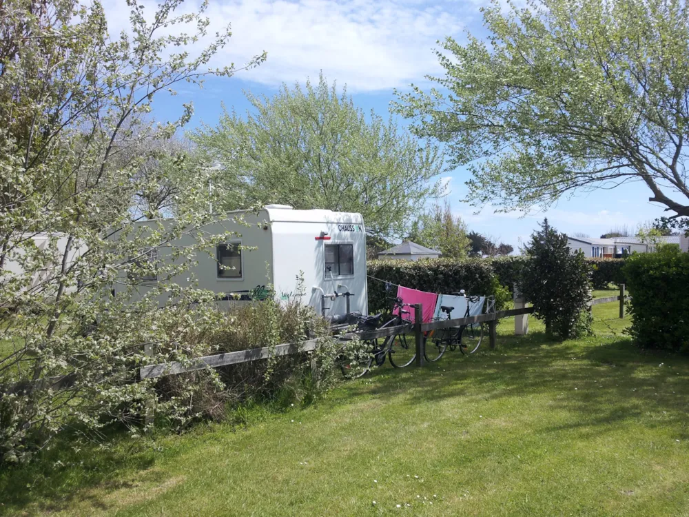 Stellplatz - Stellplatz Wohnmobil - Flower Camping La Pointe du Talud