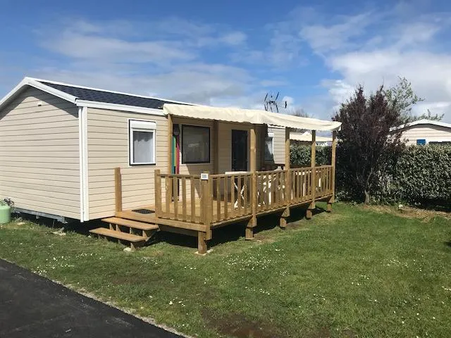 Mietunterkunft - Mobilheim Confort Nirvana 32M² - 2 Zimmer - 2 Badezimmer + Halbüberdachte Terrasse 15M² - Flower Camping La Pointe du Talud