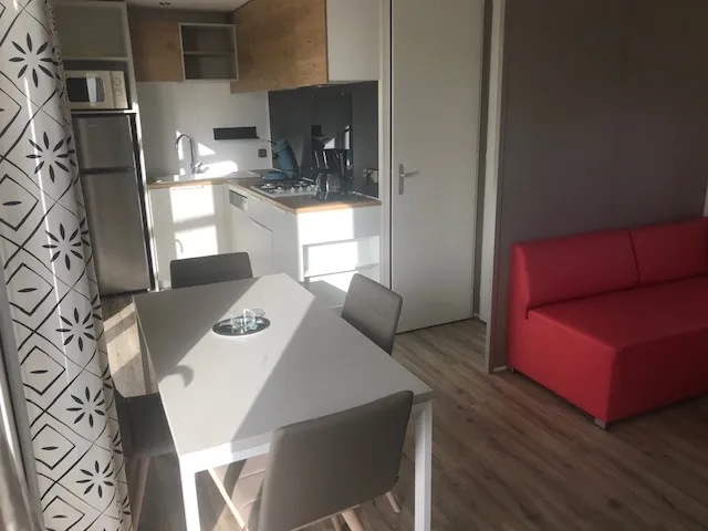 Mietunterkunft - Mobilheim Premium Embruns 35M² 2 Zimmer + Halbüberdachte Terrasse 15M² - Meersicht - Flower Camping La Pointe du Talud