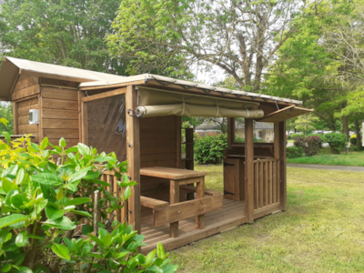 Premium package: 10A pitch equipped with a Freecamp (cabin with bathroom facilities)