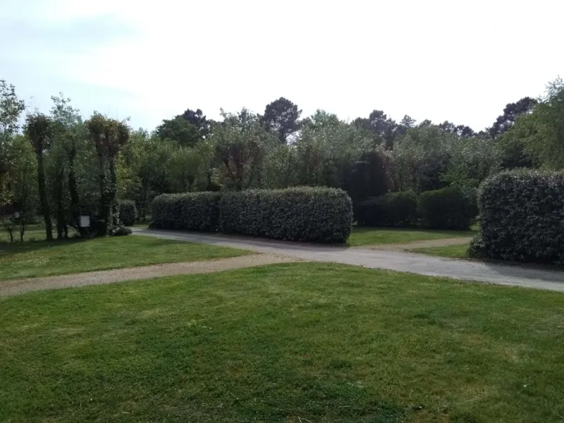 Emplacement Camping Car Autonome Hiver (Sanitaires Fermés)/Aire De Vidange Ouverte