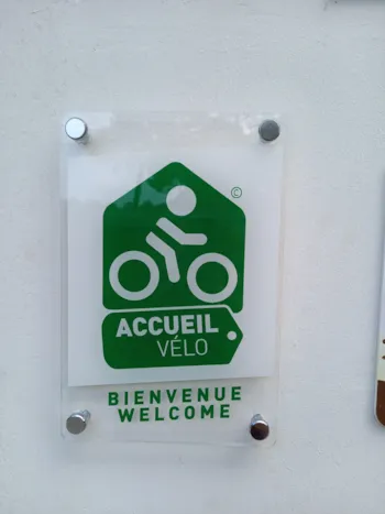 Stellplatz - Nacht Für Wanderer 1 Person Tarif Mit Strom (Mit Dem Fahrrad Oder Zu Fuß, Ohne Kraftfahrzeug) - Camping de KERGO